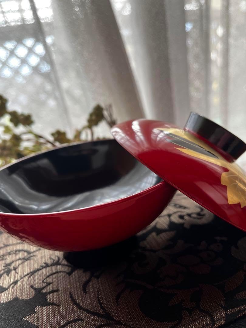 赤い漆器 蓋付き椀 5個セット 鶴金彩模様の赤漆器蓋付き